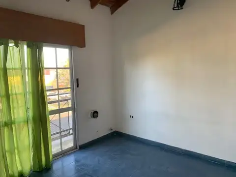 Depto Tipo Casa en Alquiler de 2 dormitorios