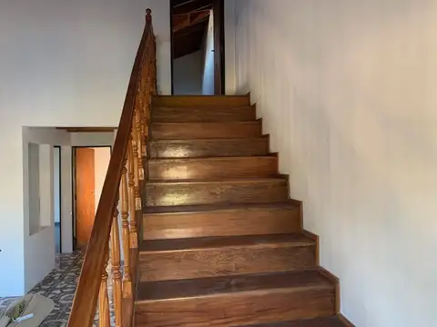 Depto Tipo Casa en Alquiler de 3 ambientes