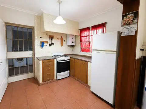 Casa 5 ambientes con 1 baño