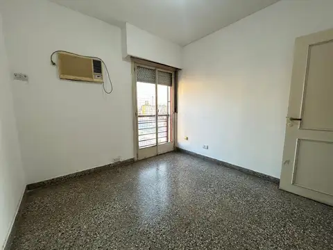 VENTA DEPARTAMENTO 3 DORM SEMIPISO EN MICROCENTRO