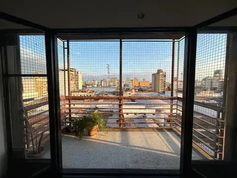VENTA DEPARTAMENTO 3 DORM SEMIPISO EN MICROCENTRO