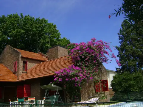 Excelente vista sobre el golf, muy buena casa en venta.