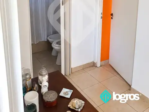 Casa en venta de 3 dormitorios con cochera en La Almudena