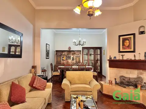 Casa en Venta con 3 cocheras