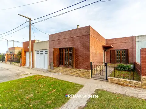 CASA EN VENTA–3 DORMIS, PATIO,COCHERA-GRAL D CERRI
