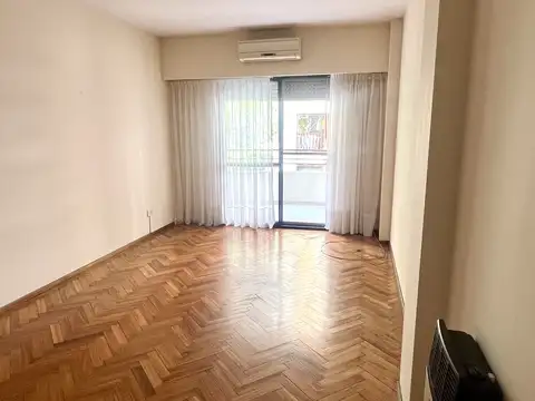 DEPARTAMENTO SEMIPISO AL FRENTE CON BALCON CON COCHERA BARRIO MARTIN DOS DORMITORIOS