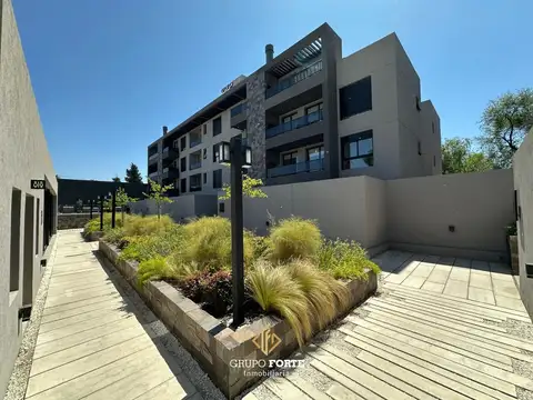 San Juan Bosco 100, Piso 1