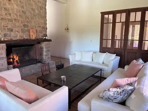 Casa en Alquiler 10 Ambientes en Barrio Freixas - Pilar
