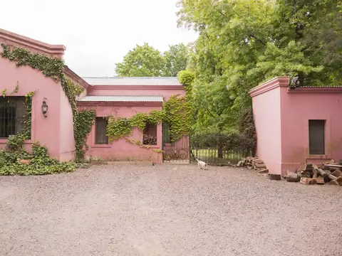Casa en Alquiler en Chacras del Ocho, Pilar – 5.000 m² de Parque y Casa de Huéspedes- Pilar