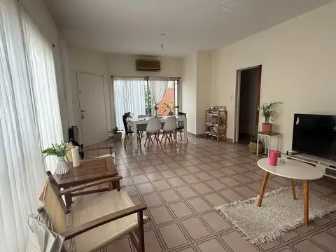 3 ambientes. Cochera. Venta. San Antonio de Padua