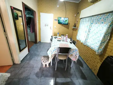 Casa 3 ambientes con 1 baño