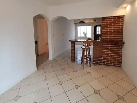 Depto Tipo Casa en Venta en Parque Luro, USD 139.000