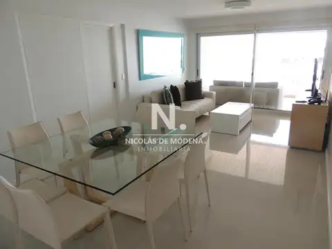 Vende Apartamento de 3 dormitorios en Icon Tower, Punta del Este