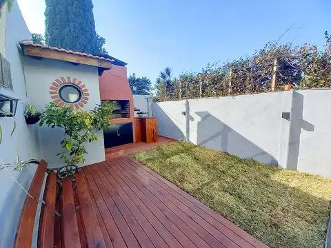 Depto Tipo Casa en Venta en Castelar Norte, USD 128.000