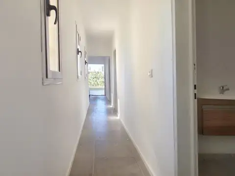 Casa en Venta con 4 cocheras