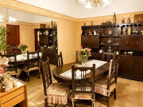 Casa 5 ambientes con 1 baño
