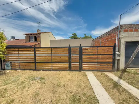 Casa 4 ambientes con 1 baño