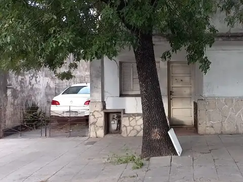 Casa 3 AMBIENTES en Caseros, Tres de Febrero