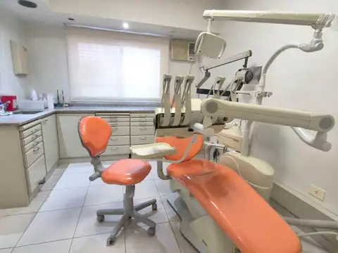 CONSULTORIO 2 AMBIENTES EN VENTA FLORESTA EQUIPADO
