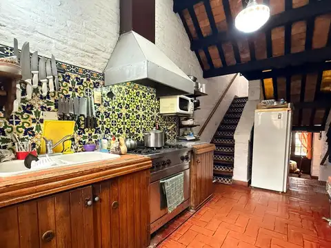 Casa 4 ambientes con 2 baños