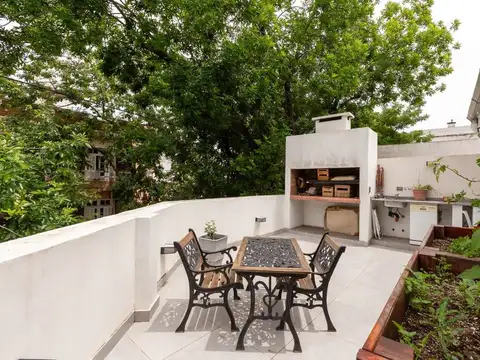 Casa 5 ambientes con 3 baños