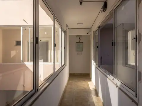EDIFICIO EN VENTA MACROCENTRO 8 DPTOS Y 1 LOCAL