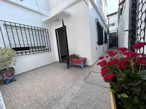 Estrada 600, depto interno, dos dormitorios amplios