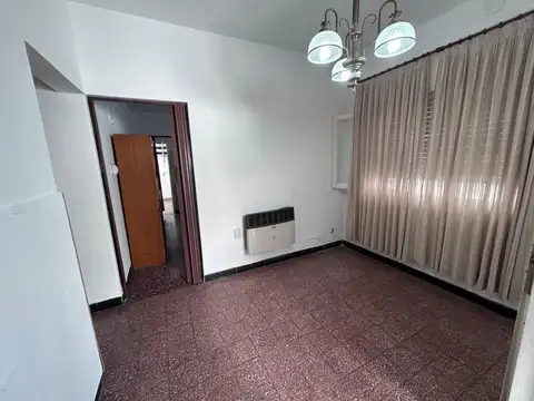 Estrada 600, depto interno, dos dormitorios amplios