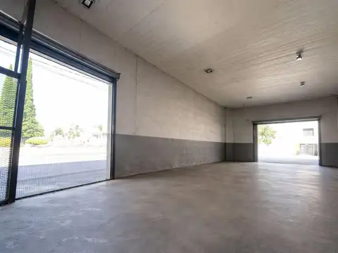Deposito de 950m2 Acceso Oeste e Hipólito Yrigoyen CIUDADELA