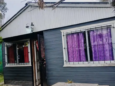 Casa en Alquiler con 2 cocheras