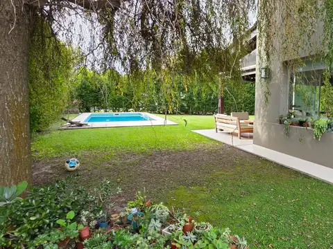 Casa en Venta con 5 cocheras