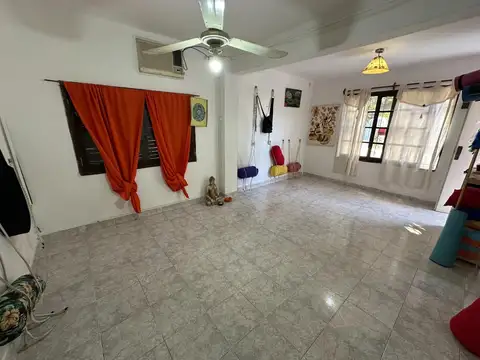 Casa 2 ambientes con 1 baño