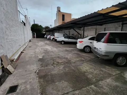 CASA 4 AMBIENTES, DEPTO 3 AMBIENTES, GALPON 130 M2 Y ESPACIO LIBRE AL FRENTE DE 30 MTS MULTIUSOS!!!!