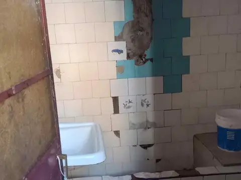 Casa 6 ambientes con 2 baños