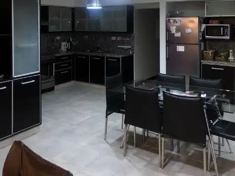 Imponente Casa en 1 Planta con Piscina y Quincho - Parque Las Naciones, Guernica