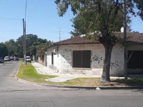 Casa en venta - 3 Dormitorios 3 Baños 1 Cochera - 458Mts2 - Villa Ballester