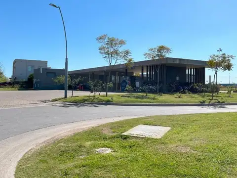 LOTE EN ARAUCARIAS - PUERTOS DEL LAGO