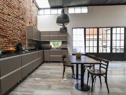 VENTA - PH tipo Loft reciclado a nuevo con Jardin