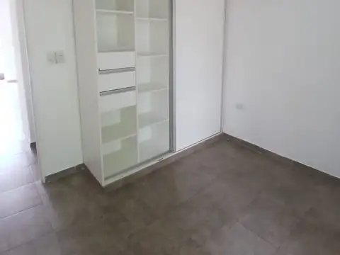 2 DE FEBRERO 100, Piso 1