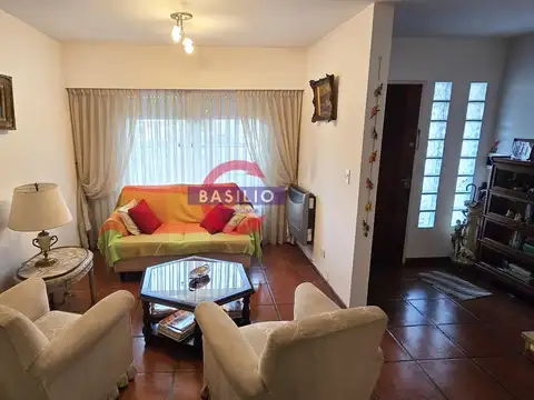 Depto Tipo Casa en Venta en Villa Adelina, USD 165.000