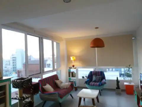 Hipólito Yrigoyen 900