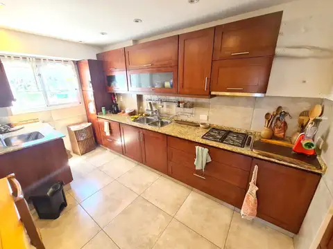 Departamento 4 ambientes con 2 baños