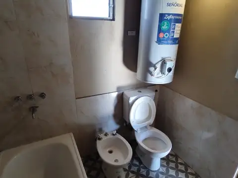 Depto Tipo Casa en Alquiler en Sarandi, $ 420.000