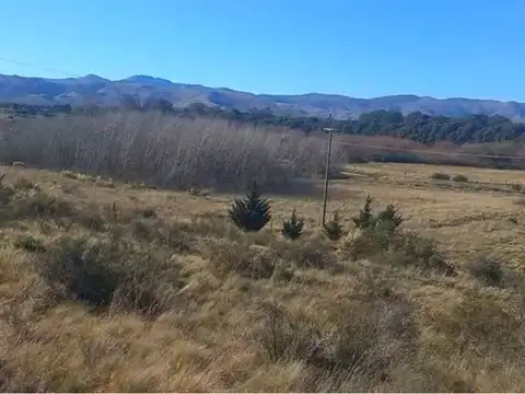 chacra  con  costa  de  arroyo  Villa Serrana La Gruta, Provincia de Buenos Aires,