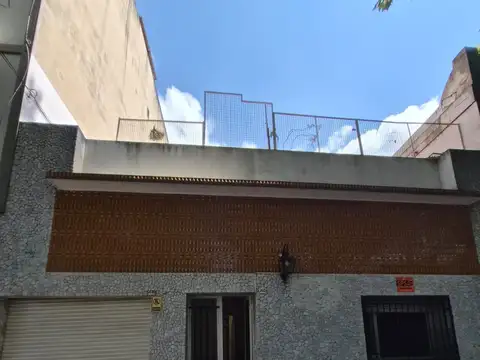 Casa 5 ambientes c/ cochera 