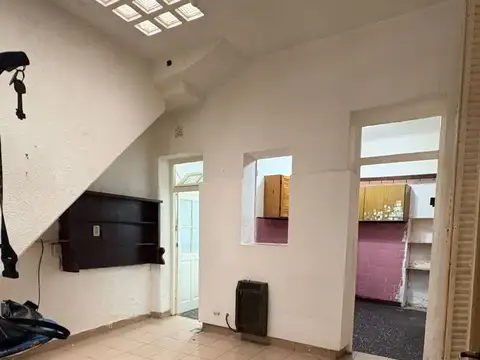 Casa 5 ambientes con 1 baño