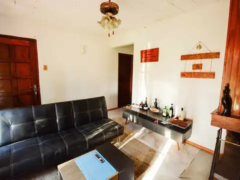 Casa 4 ambientes con 1 baño