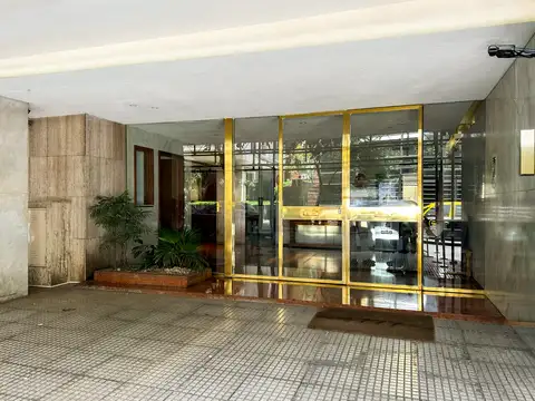 Venta Departamento Piso 18 con vista al río Cochera Baulera Vigilancia 24 hs.