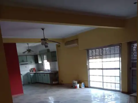 Depto Tipo Casa 4 ambientes con 2 baños