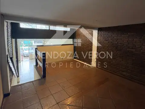 Local en Alquiler en Moreno, $ 800.000